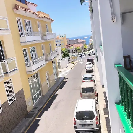 En Victoria Park * Playa de San Juan (Tenerife)