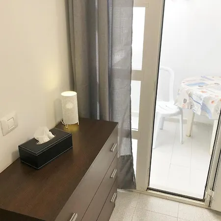 En Victoria Park * Playa de San Juan (Tenerife)