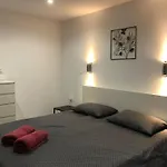 En Victoria Park Apartment *